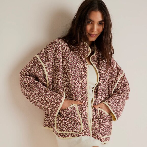 mela Jackets & Blazers - All-season wear, this jacket effortlessly combines style.